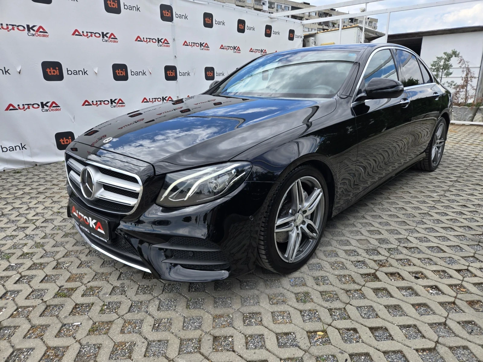 Mercedes-Benz E 220 2.2CDI-194кс= 9G= DIGITAL= AMG LINE= DISTR= ПОДГРЕ, снимка 6 - Автомобили и джипове - 55324005