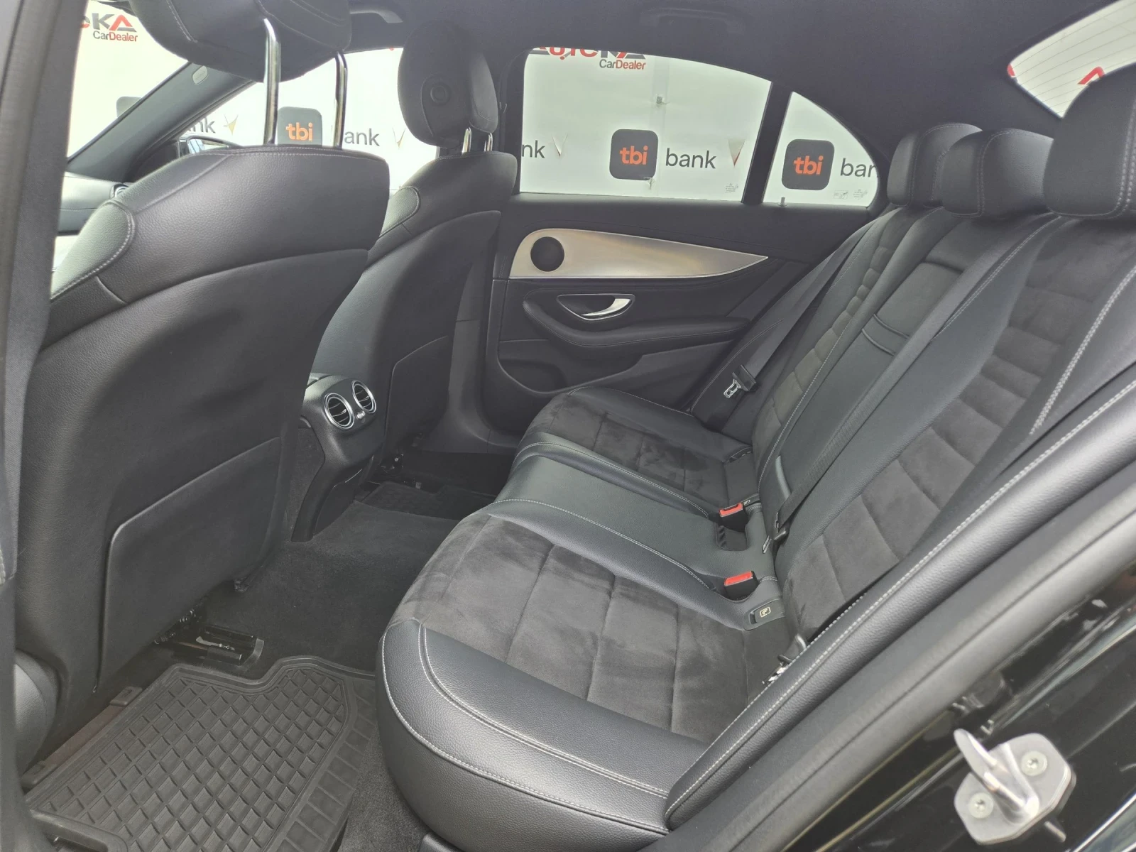 Mercedes-Benz E 220 2.2CDI-194кс= 9G= DIGITAL= AMG LINE= DISTR= ПОДГРЕ, снимка 9 - Автомобили и джипове - 55324005
