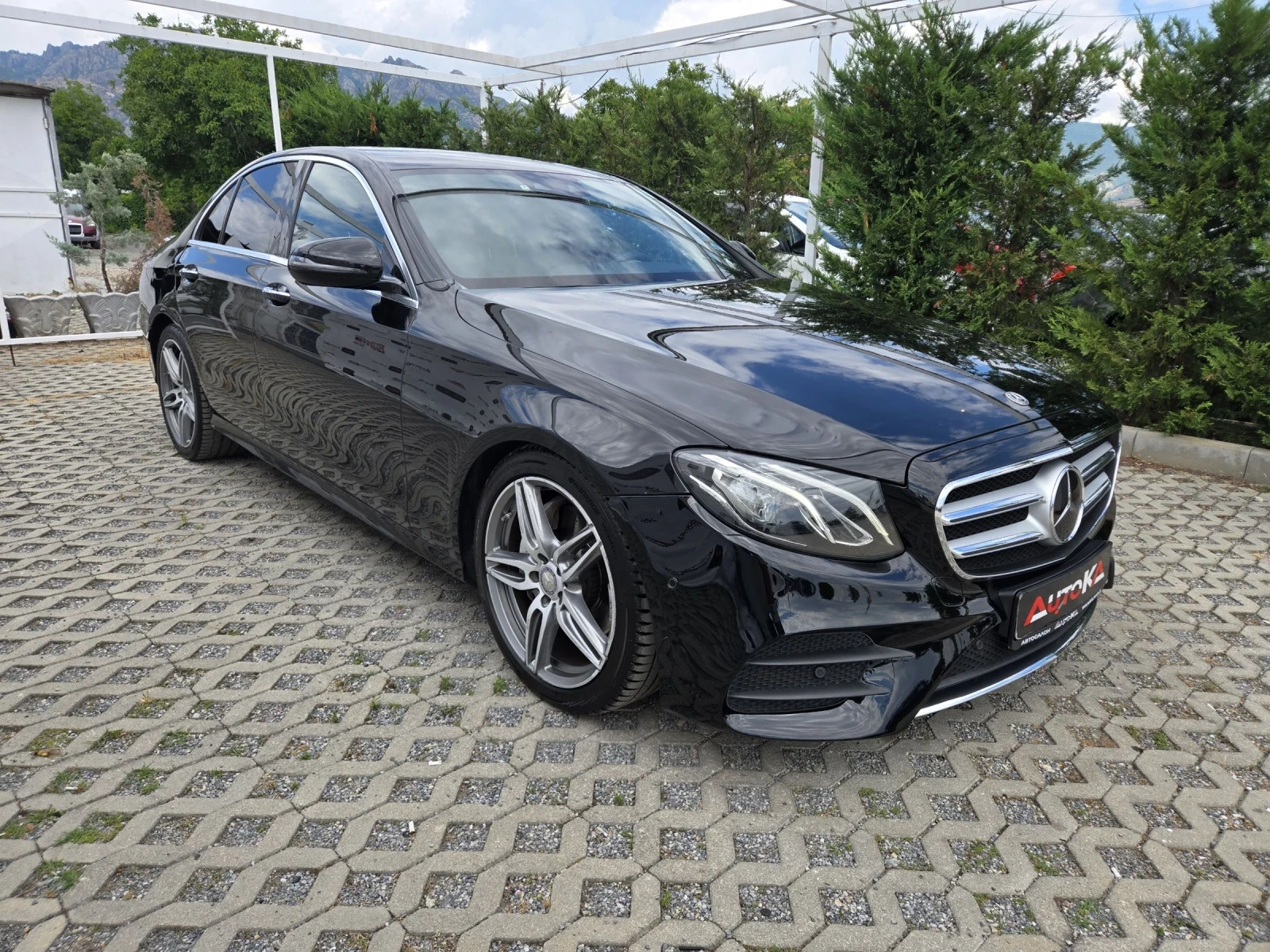 Mercedes-Benz E 220 2.2CDI-194кс= 9G= DIGITAL= AMG LINE= DISTR= ПОДГРЕ, снимка 2 - Автомобили и джипове - 55324005
