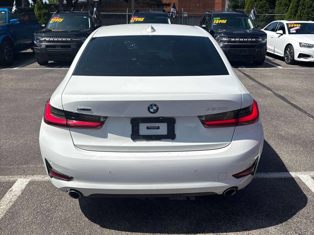 BMW 330 * 330i xDrive * АВТОКРЕДИТ БЕЗ ПЪРВОНАЧАЛНА ВНОСКА, снимка 4 - Автомобили и джипове - 55767133