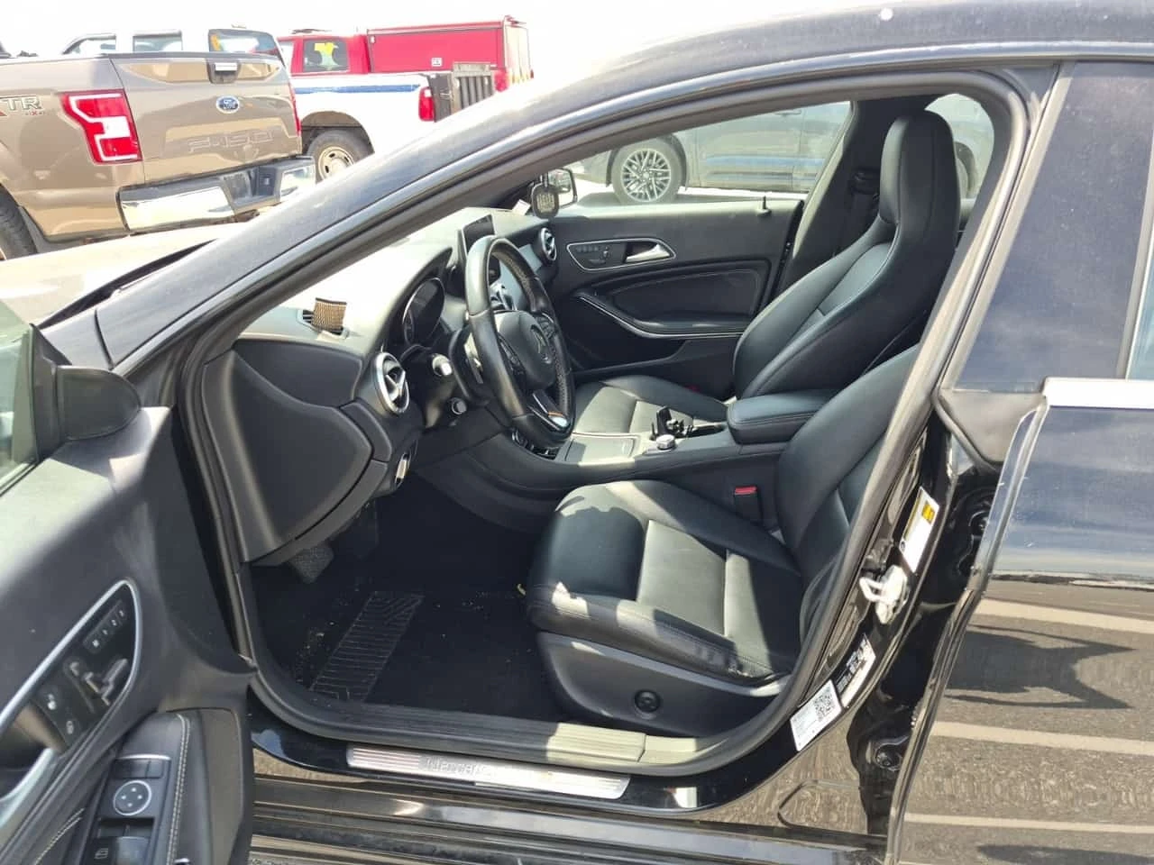Mercedes-Benz CLA 250 * CARFAX * ОПЦИЯ ЗА ФИНАНСИРАНЕ , снимка 5 - Автомобили и джипове - 55784819