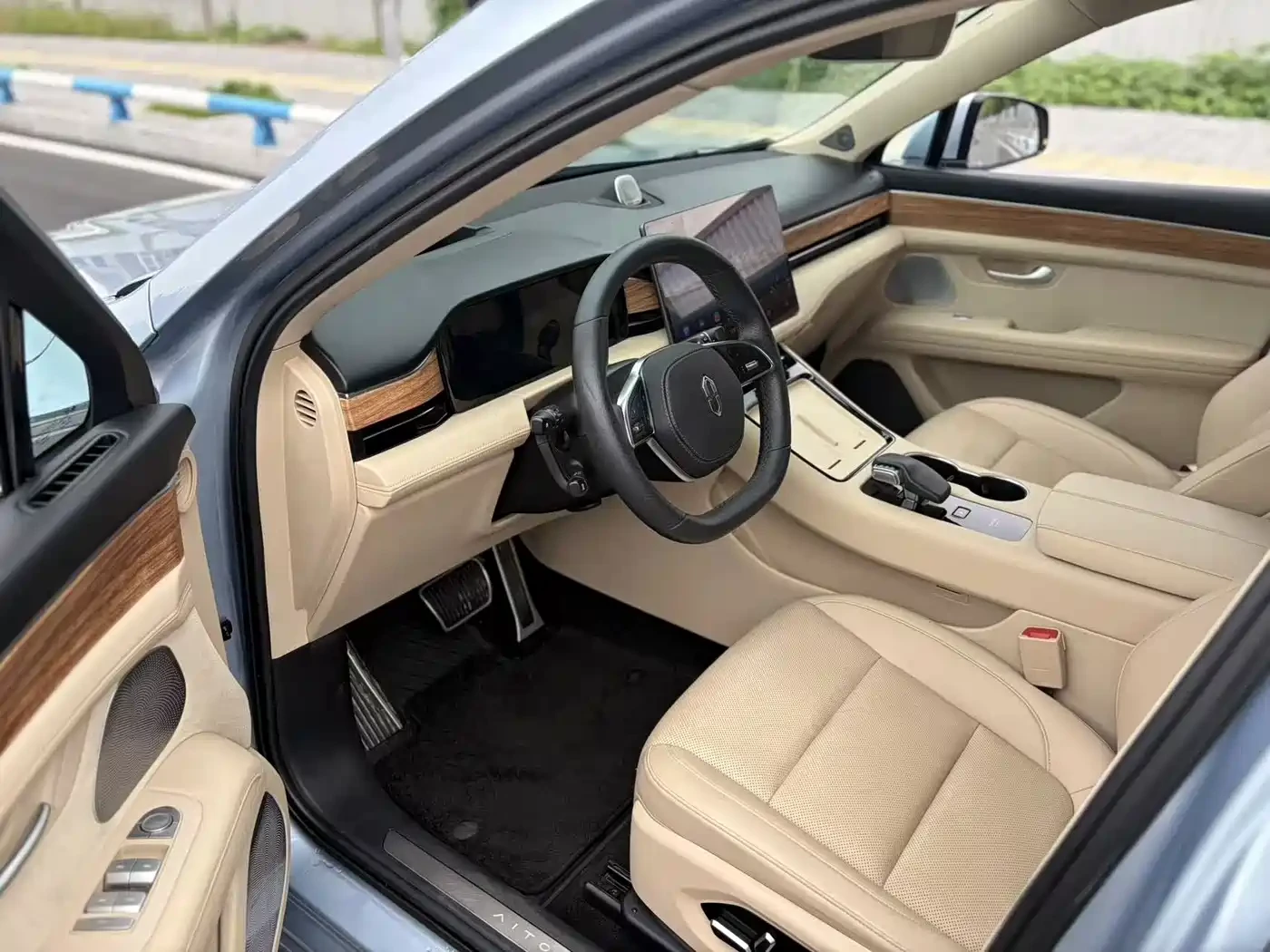 AITO 5 M5* RWD Standard Edition* ������ ���� | Mobile.bg � ����������� 7