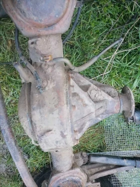 Mitsubishi Pajero За 2.8 Диферинциали 1200лв двигател 1800лв , снимка 2