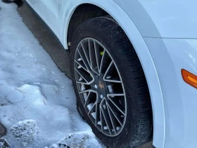 Porsche Cayenne * E Hybrid AWD * CARFAX * BOSE * ОБДУХВАНЕ , снимка 7
