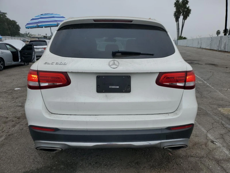 Mercedes-Benz GLC 300 2.0L 4 Rear-wheel drive, снимка 8 - Автомобили и джипове - 48114236