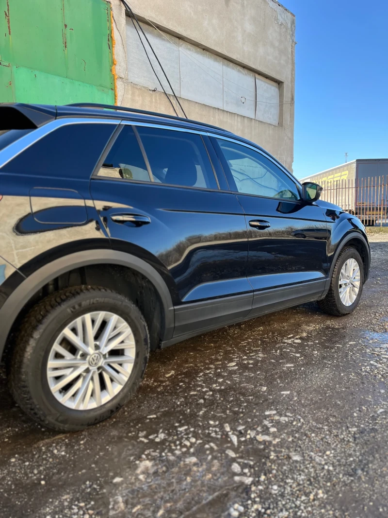 VW T-Roc, снимка 2 - Автомобили и джипове - 48731839