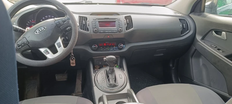 Kia Sportage, снимка 8 - Автомобили и джипове - 48836605