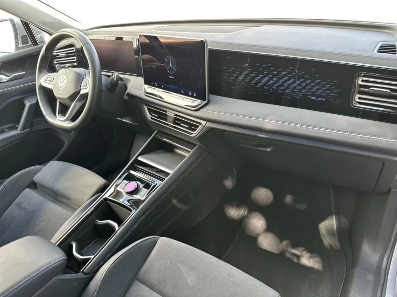 VW Tiguan 2.0TDI, снимка 8 - Автомобили и джипове - 51834347