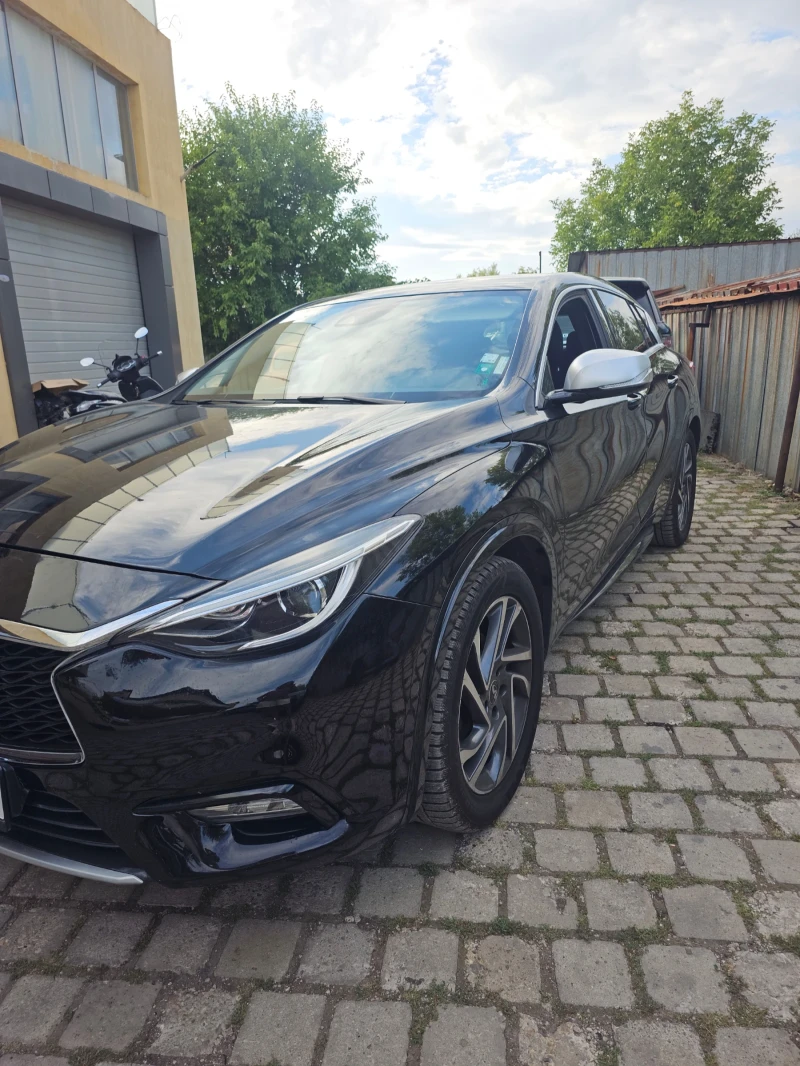 Infiniti Q30, снимка 3 - Автомобили и джипове - 52500152