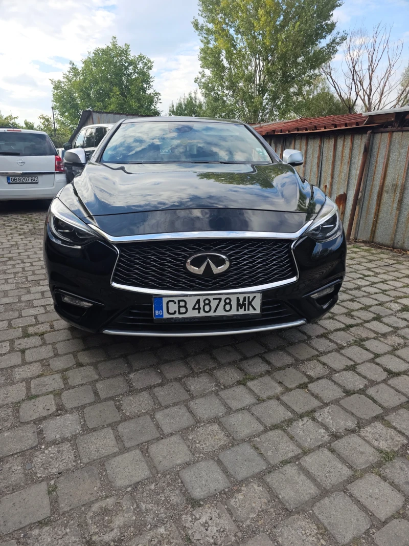 Infiniti Q30