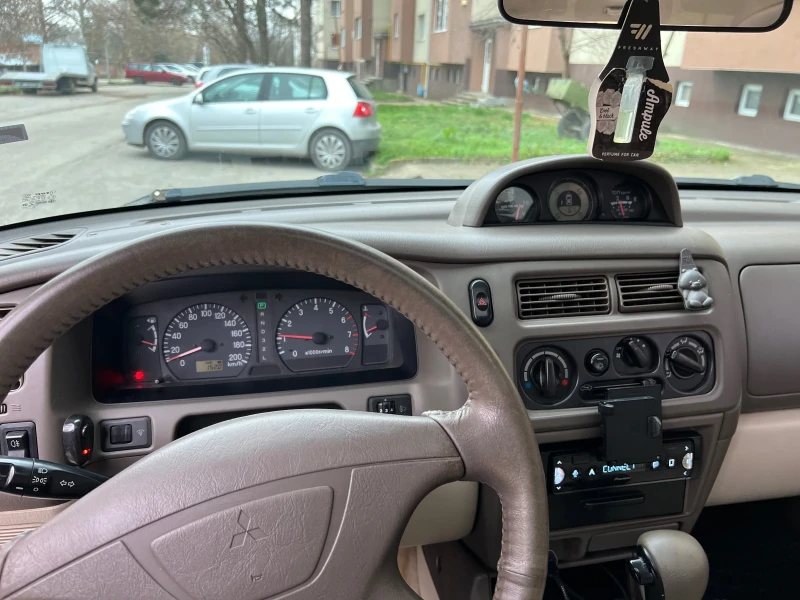 Mitsubishi Pajero sport, снимка 8 - Автомобили и джипове - 52751990