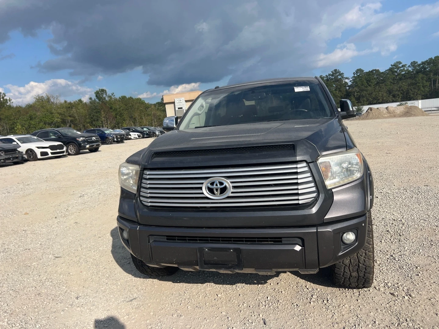Toyota Tundra PLATINUM 5.7 Double Cap - изображение 2