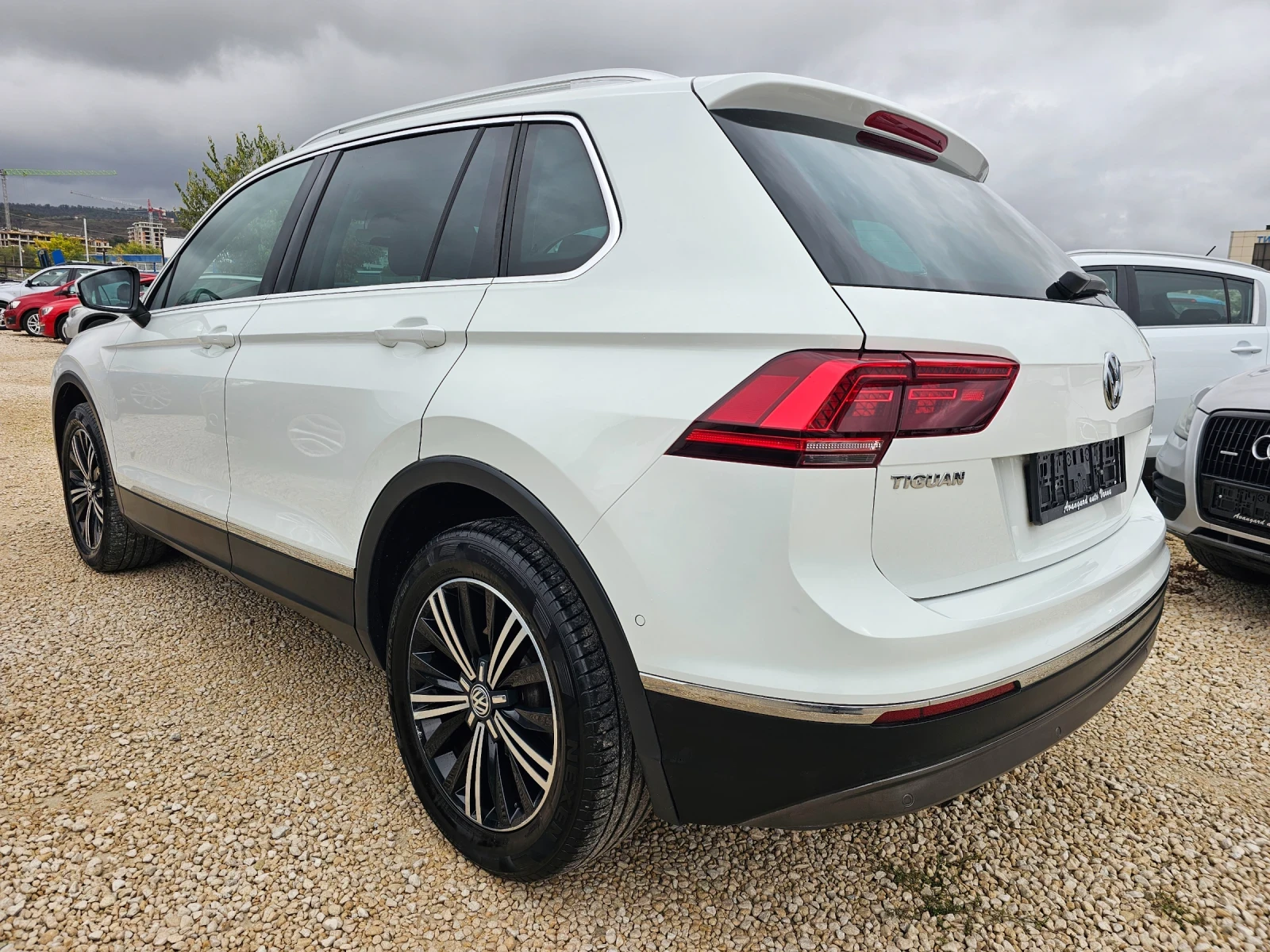 VW Tiguan 2.0TDI, 190к.с., 4х4, Executive - изображение 6