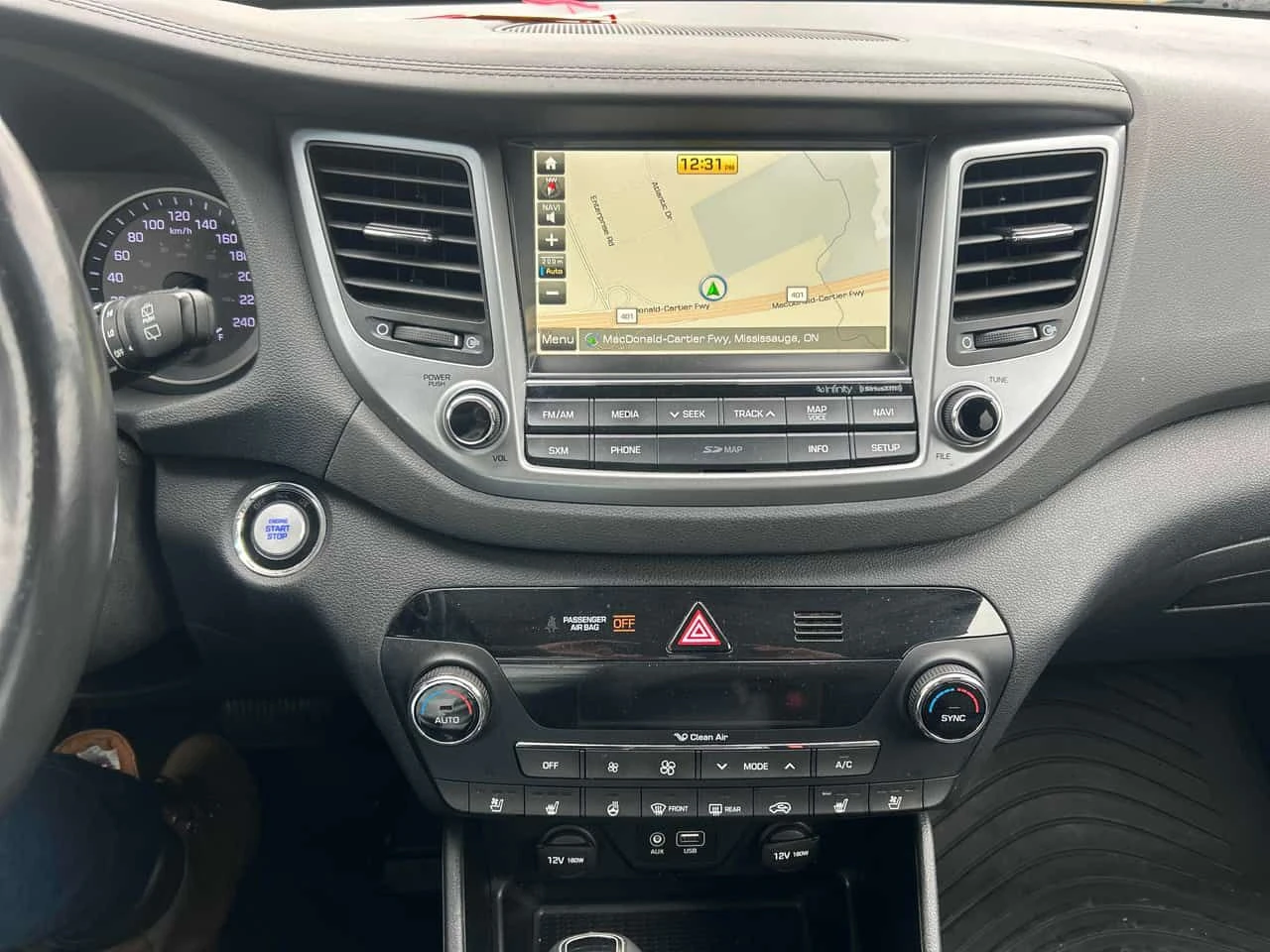 Hyundai Tucson Ultimate /CARFAX /Панорама/Подгрев/Следене на лент - изображение 9