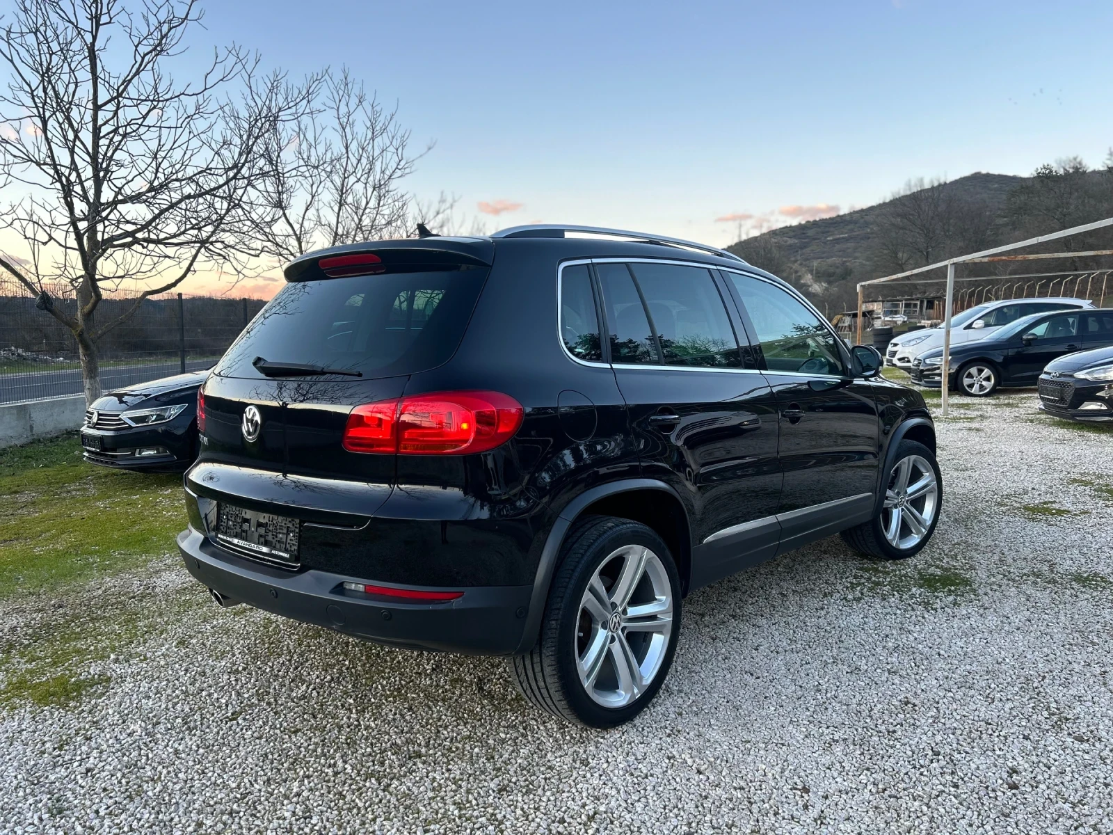 VW Tiguan 2.0TDI R LINE XENON LED NAVI KEYLESS PANO - изображение 4