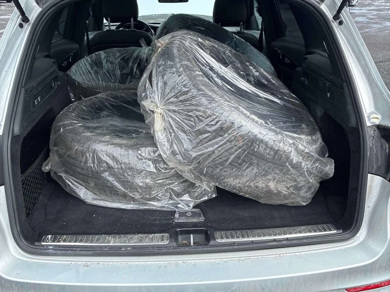 Mercedes-Benz GLC 43 AMG PANO * ПОДГРЕВИ * KEYLESS * NAVI * CARFAX, снимка 13 - Автомобили и джипове - 54083069