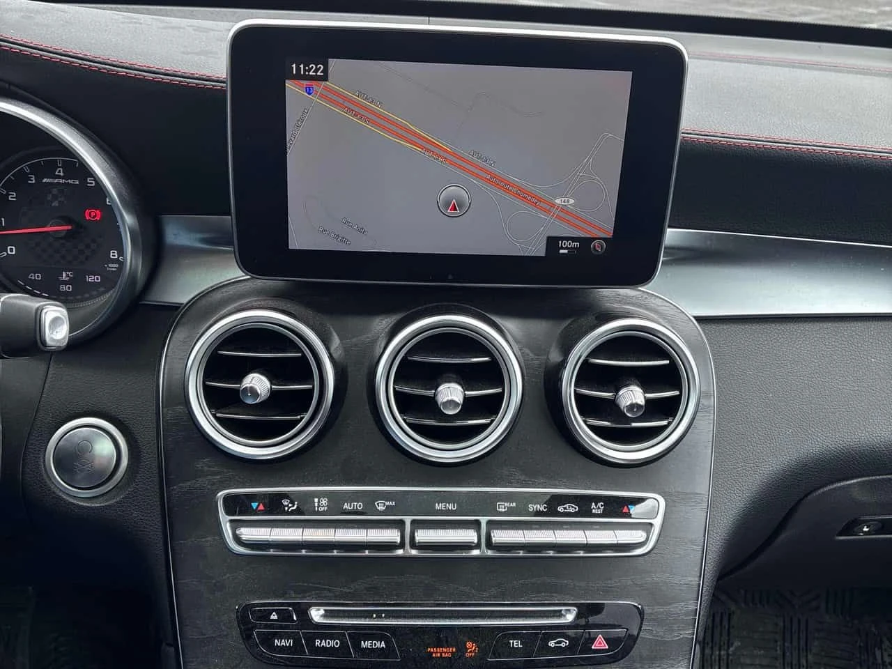 Mercedes-Benz GLC 43 AMG PANO * ПОДГРЕВИ * KEYLESS * NAVI * CARFAX, снимка 9 - Автомобили и джипове - 54083069