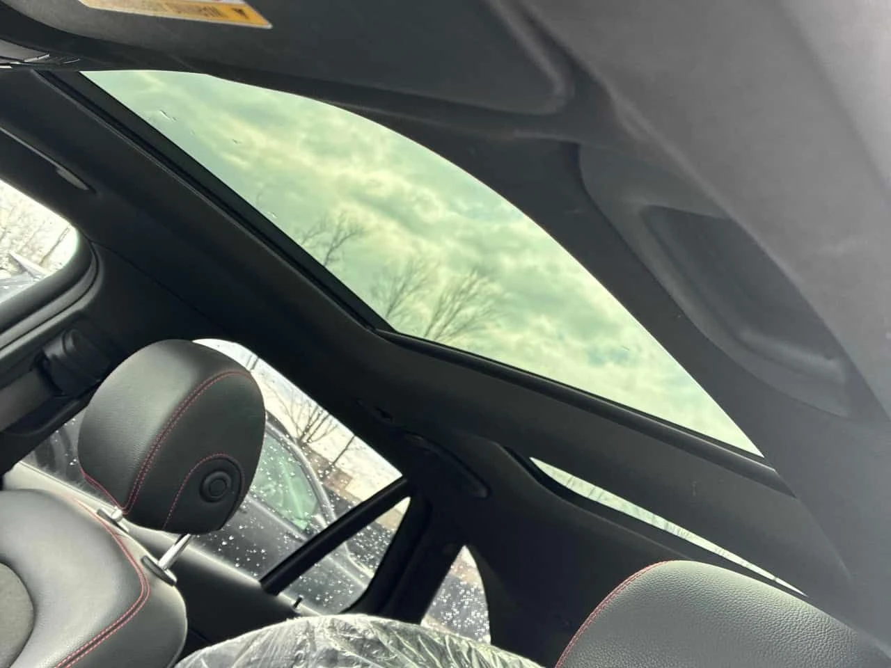 Mercedes-Benz GLC 43 AMG PANO * ПОДГРЕВИ * KEYLESS * NAVI * CARFAX, снимка 11 - Автомобили и джипове - 54083069