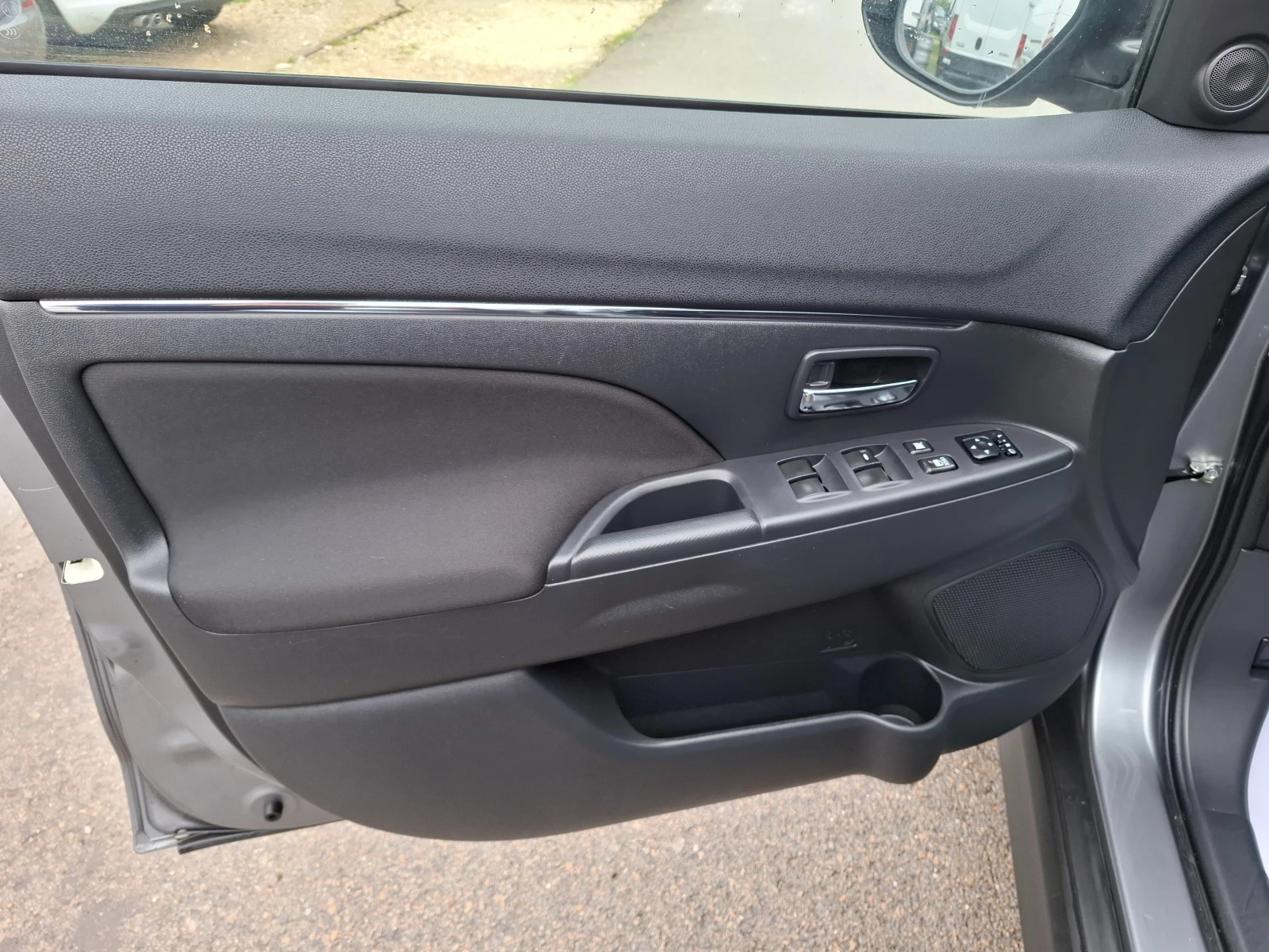Mitsubishi ASX 2.3Автомат 4х4, снимка 7 - Автомобили и джипове - 54640664