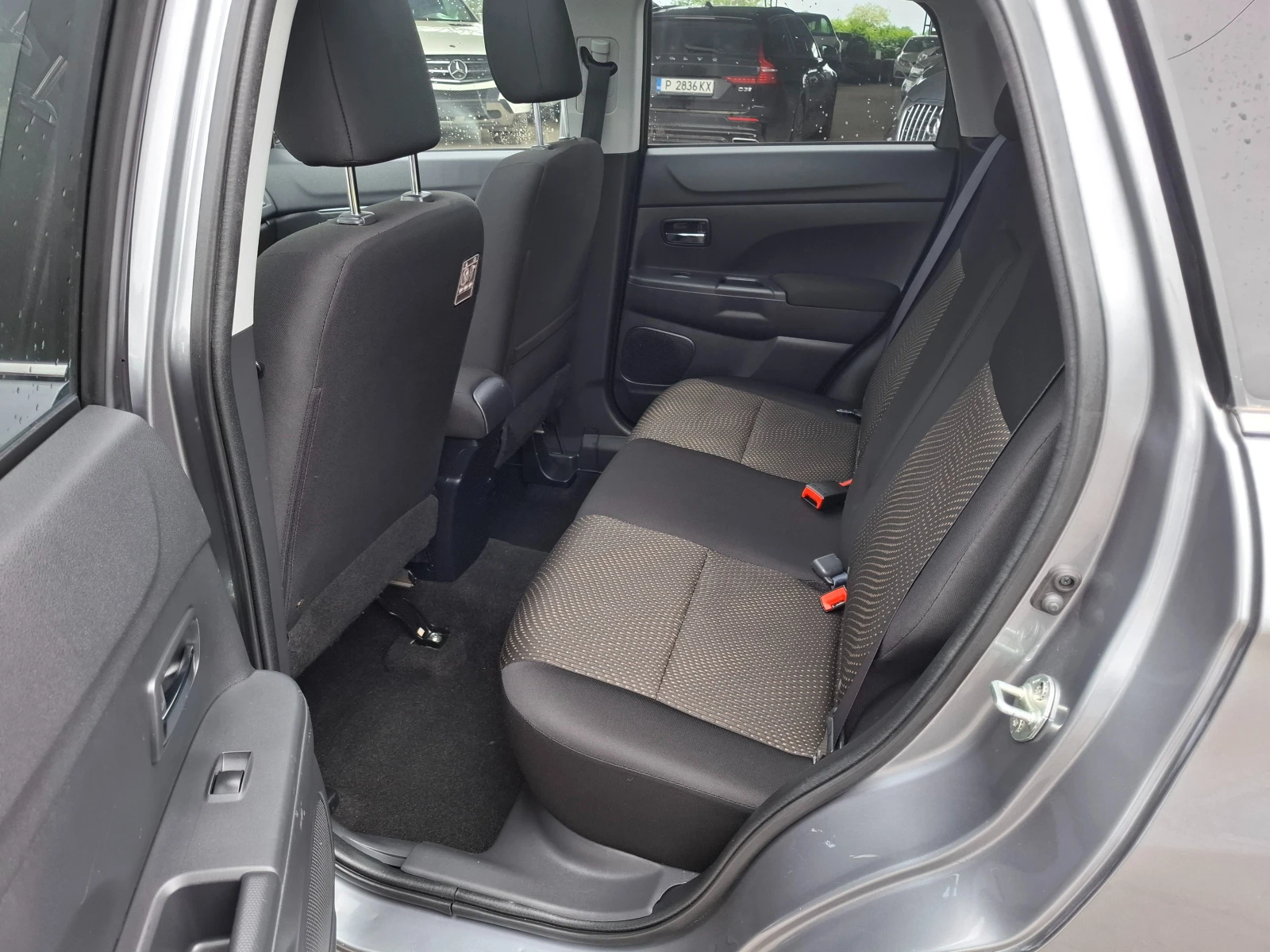 Mitsubishi ASX 2.3Автомат 4х4, снимка 8 - Автомобили и джипове - 54640664