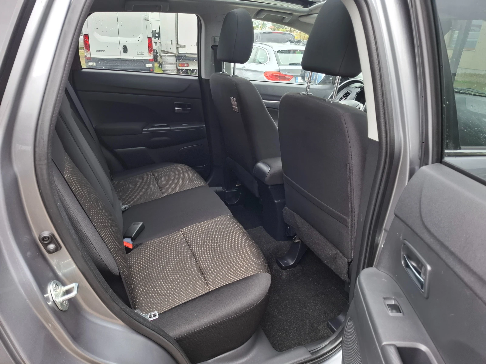 Mitsubishi ASX 2.3Автомат 4х4, снимка 10 - Автомобили и джипове - 54640664