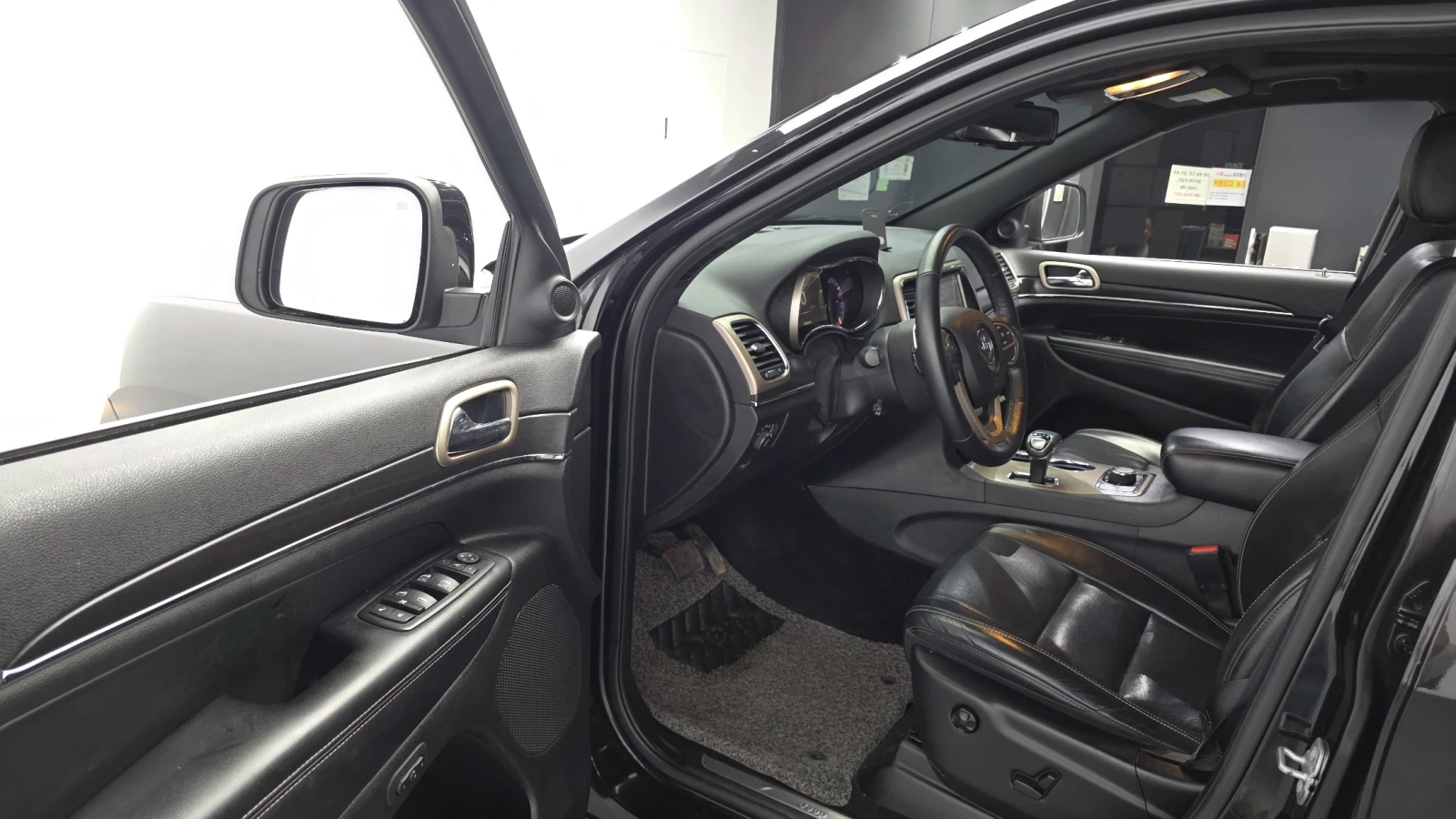Jeep Cherokee 3.6 Limited autogeorge.com, снимка 14 - Автомобили и джипове - 56081451