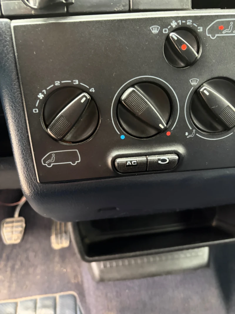 VW T4 2.5 TDI KLIMATIK, снимка 7 - Бусове и автобуси - 53122121