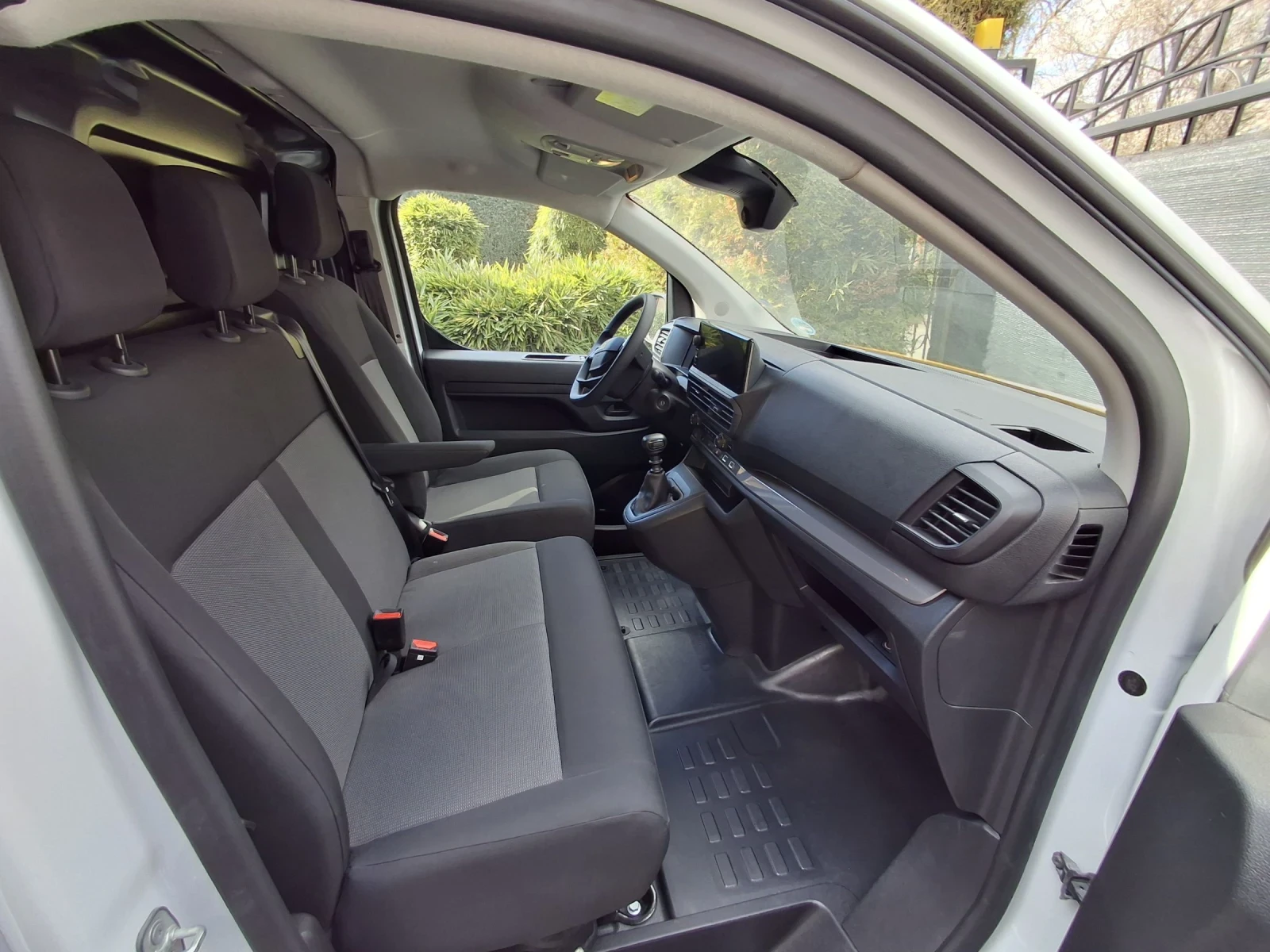 Peugeot Expert 2.0 HDI L3 2+ 1 10 k km Navi Autopilot 360 Camera, снимка 10 - Бусове и автобуси - 54564056