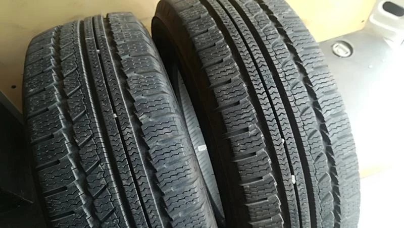 Гуми Зимни 205/65R15, снимка 2 - Гуми и джанти - 25566224