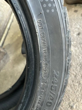 Гуми Зимни 245/40R18, снимка 2 - Гуми и джанти - 47458776