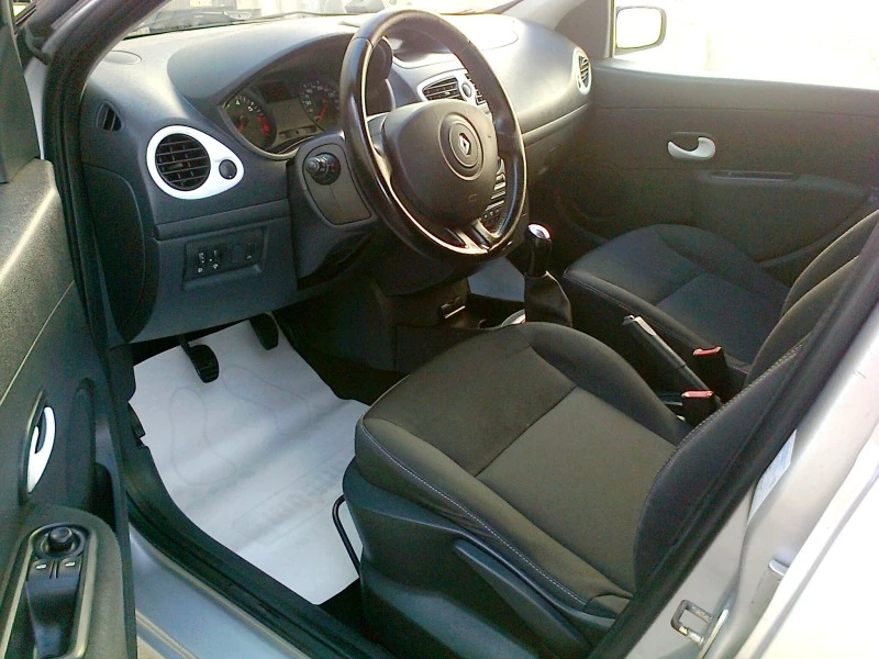 Renault Clio  BENZIN, снимка 9 - Автомобили и джипове - 42551792