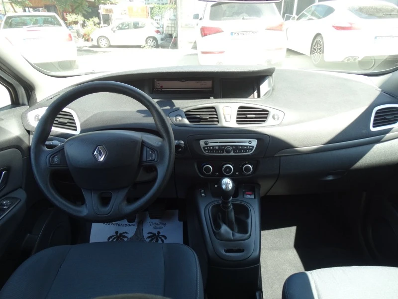 Renault Scenic 1.5 dci - 110, снимка 8 - Автомобили и джипове - 46777761