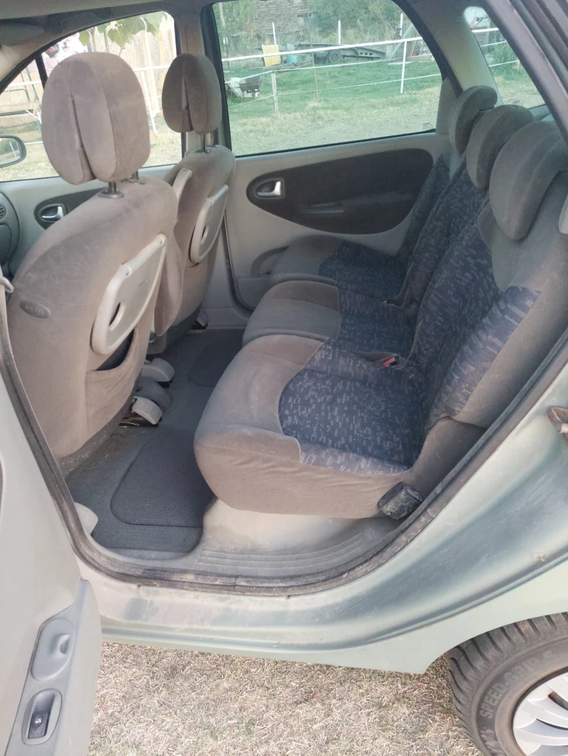 Renault Scenic, снимка 6 - Автомобили и джипове - 47404146