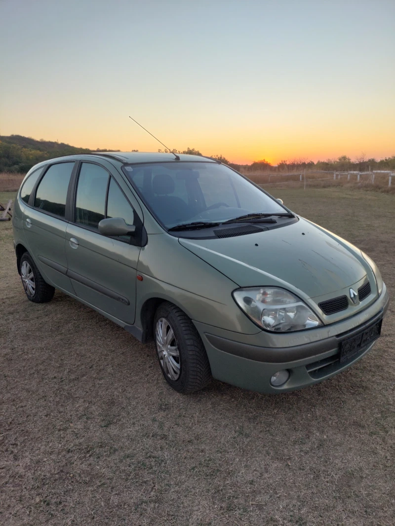 Renault Scenic, снимка 2 - Автомобили и джипове - 47404146