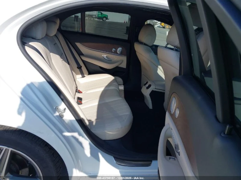 Mercedes-Benz E 300 2017 MERCEDES-BENZ E 300, снимка 11 - Автомобили и джипове - 52884140