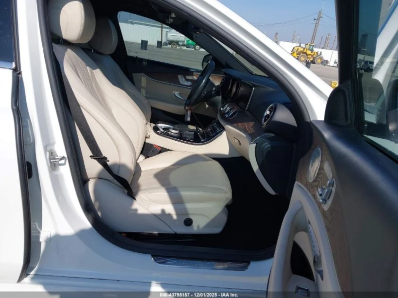 Mercedes-Benz E 300 2017 MERCEDES-BENZ E 300, снимка 10 - Автомобили и джипове - 52884140