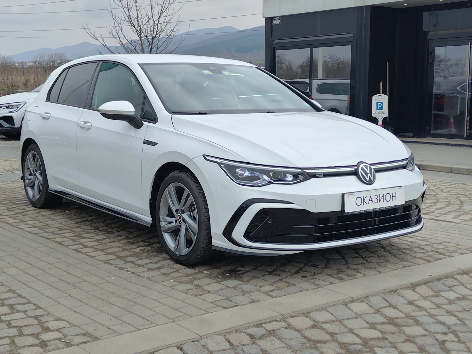 VW Golf Golf 8 R-Line 1.5 еTSI /150к.с/DSG - изображение 3
