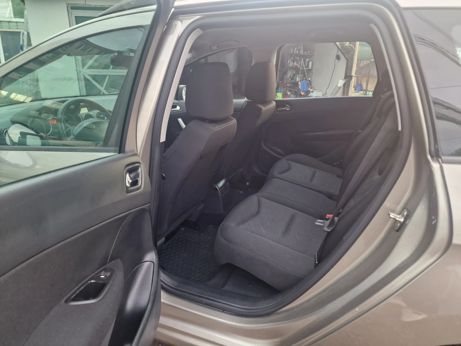 Peugeot 308 1.6 HDI SW-Face Lift - изображение 10