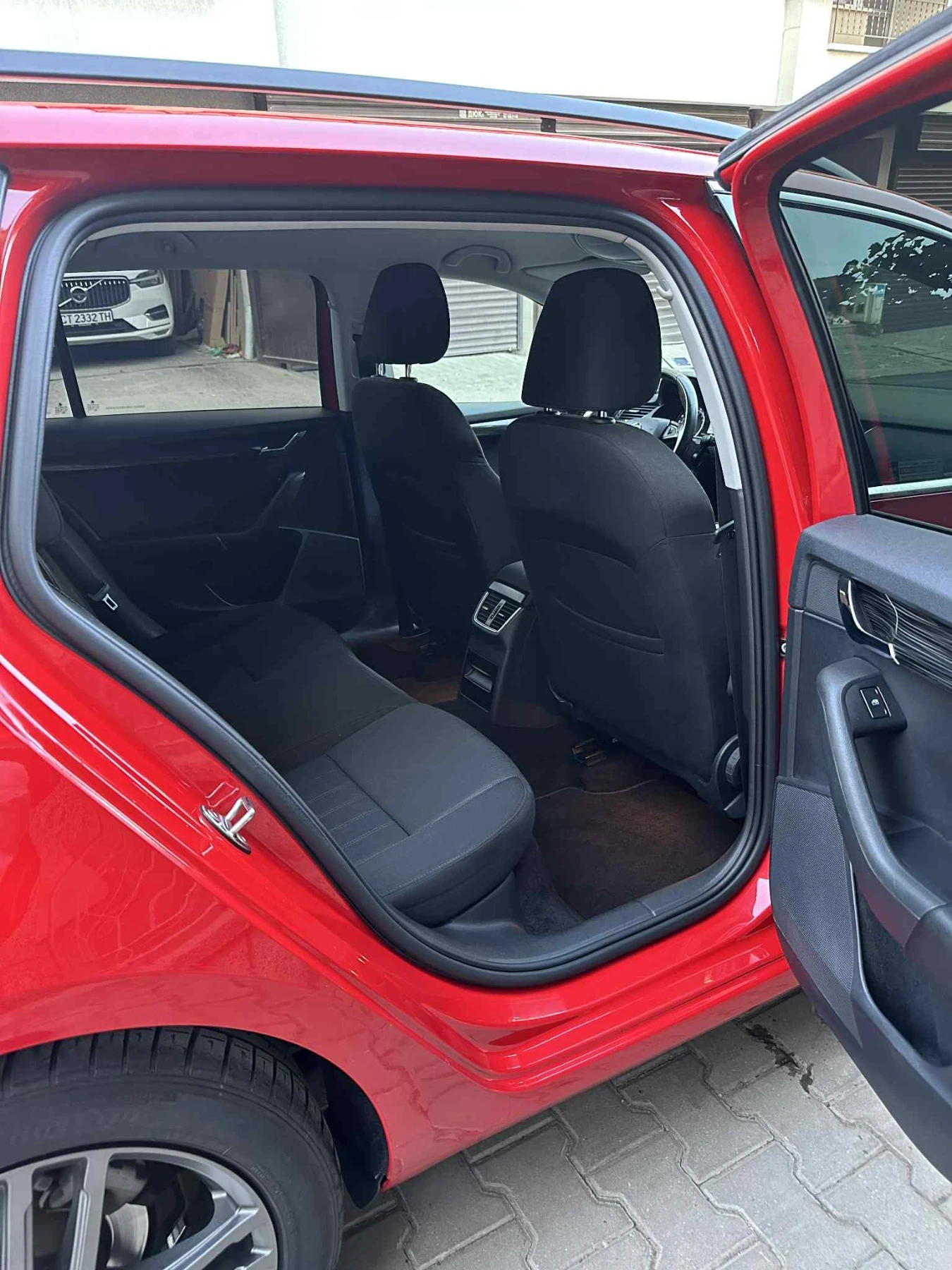 Skoda Octavia 1.6 TDI * LED* CarPlay* Keyless* Distronic*  | Mobile.bg   12