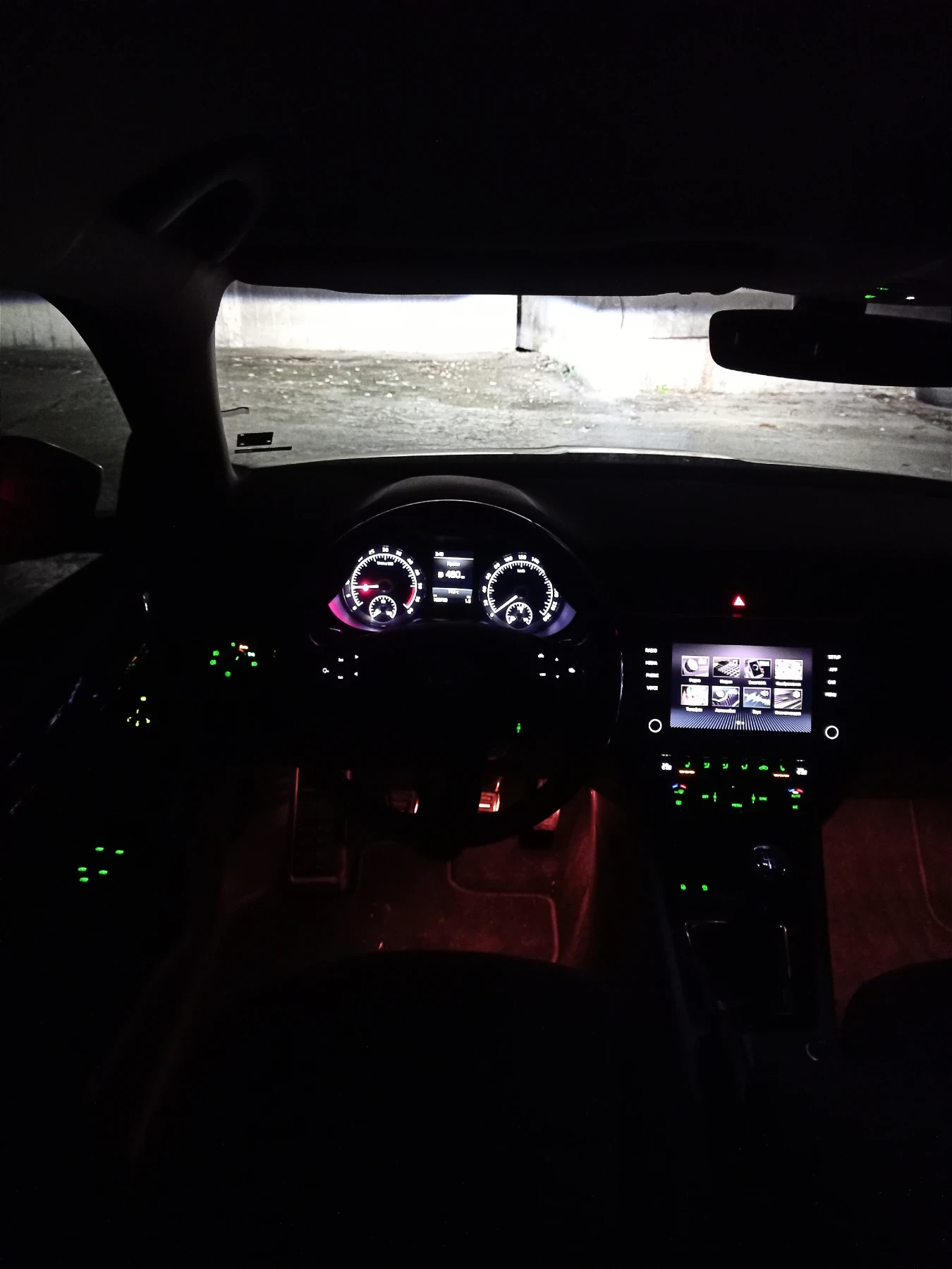 Skoda Octavia 1.6 TDI * LED* CarPlay* Keyless* Distronic*  | Mobile.bg   9