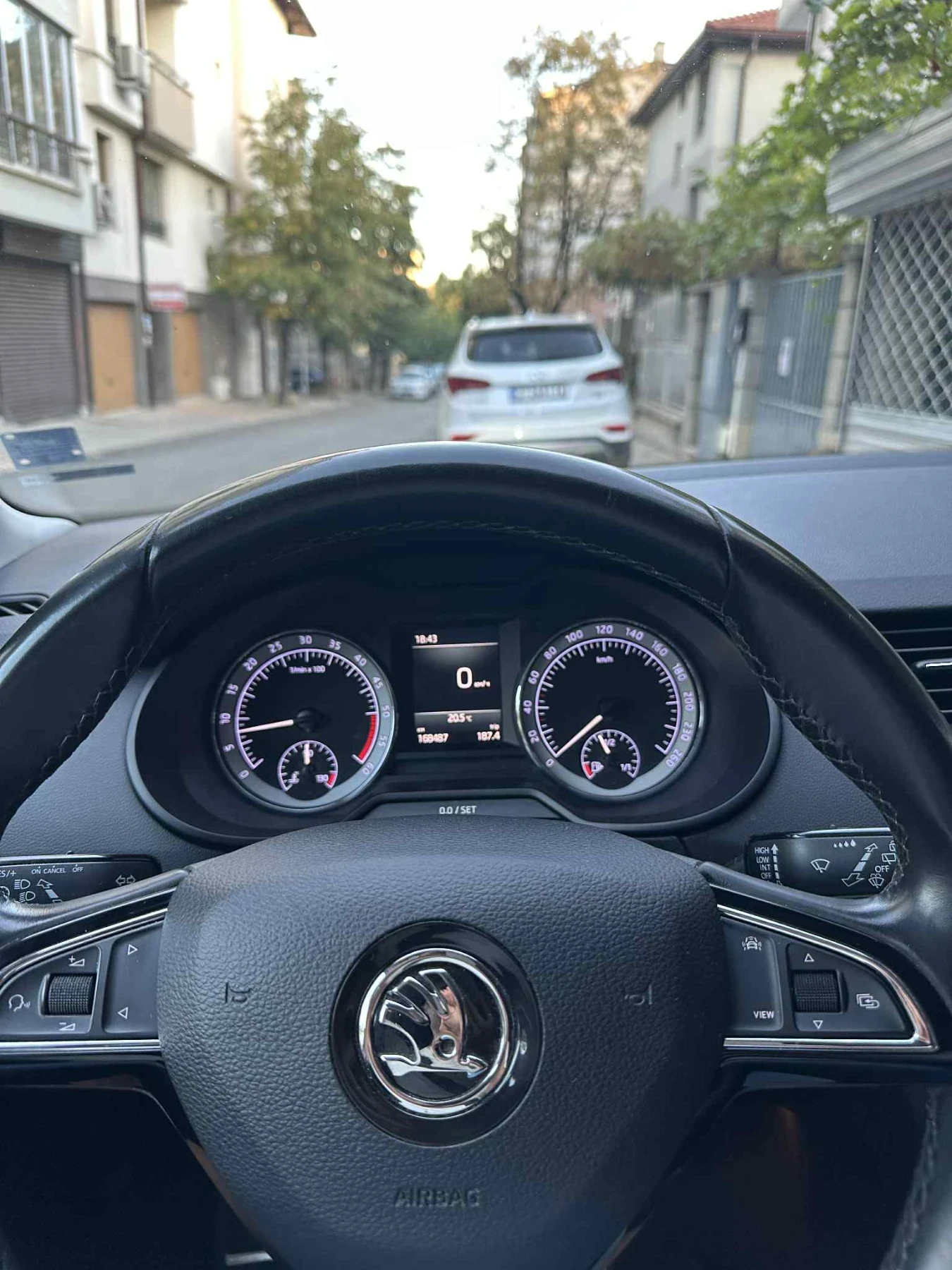 Skoda Octavia 1.6 TDI * LED* CarPlay* Keyless* Distronic*  | Mobile.bg   7