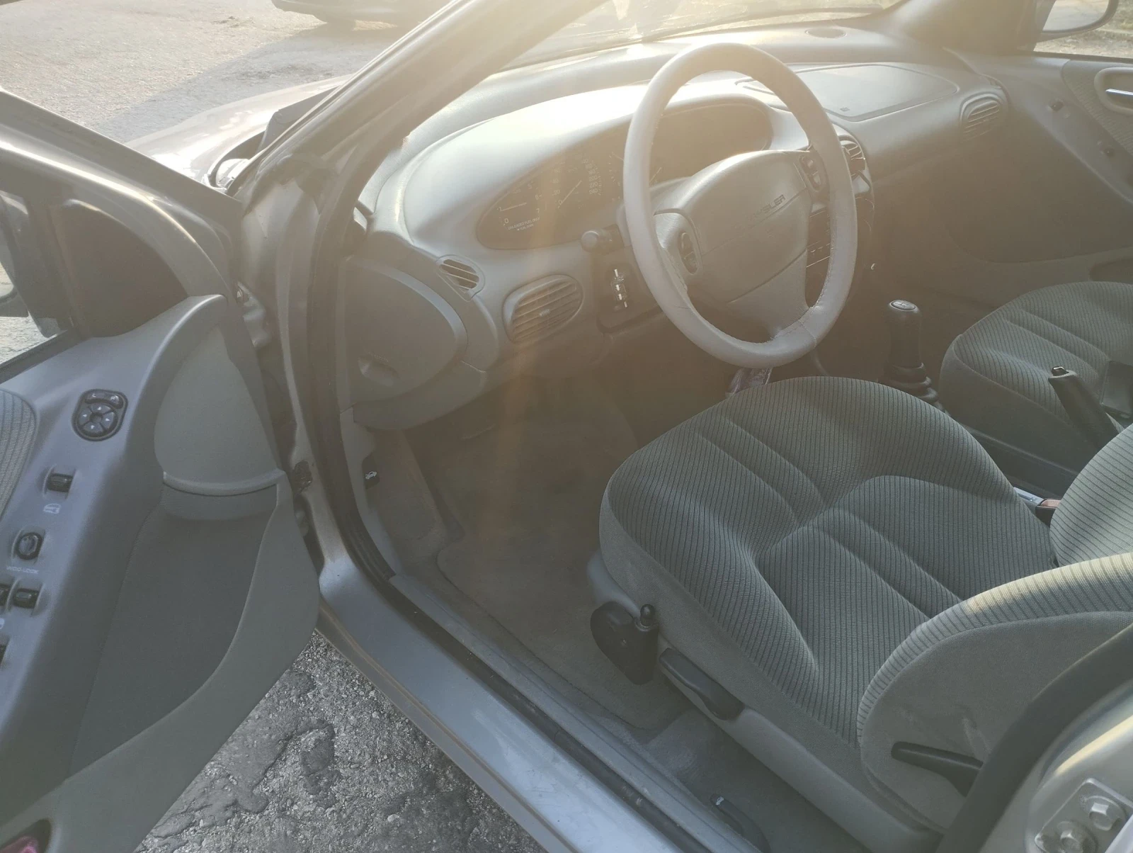 Chrysler Stratus 2.0 бензин , снимка 4 - Автомобили и джипове - 53864444