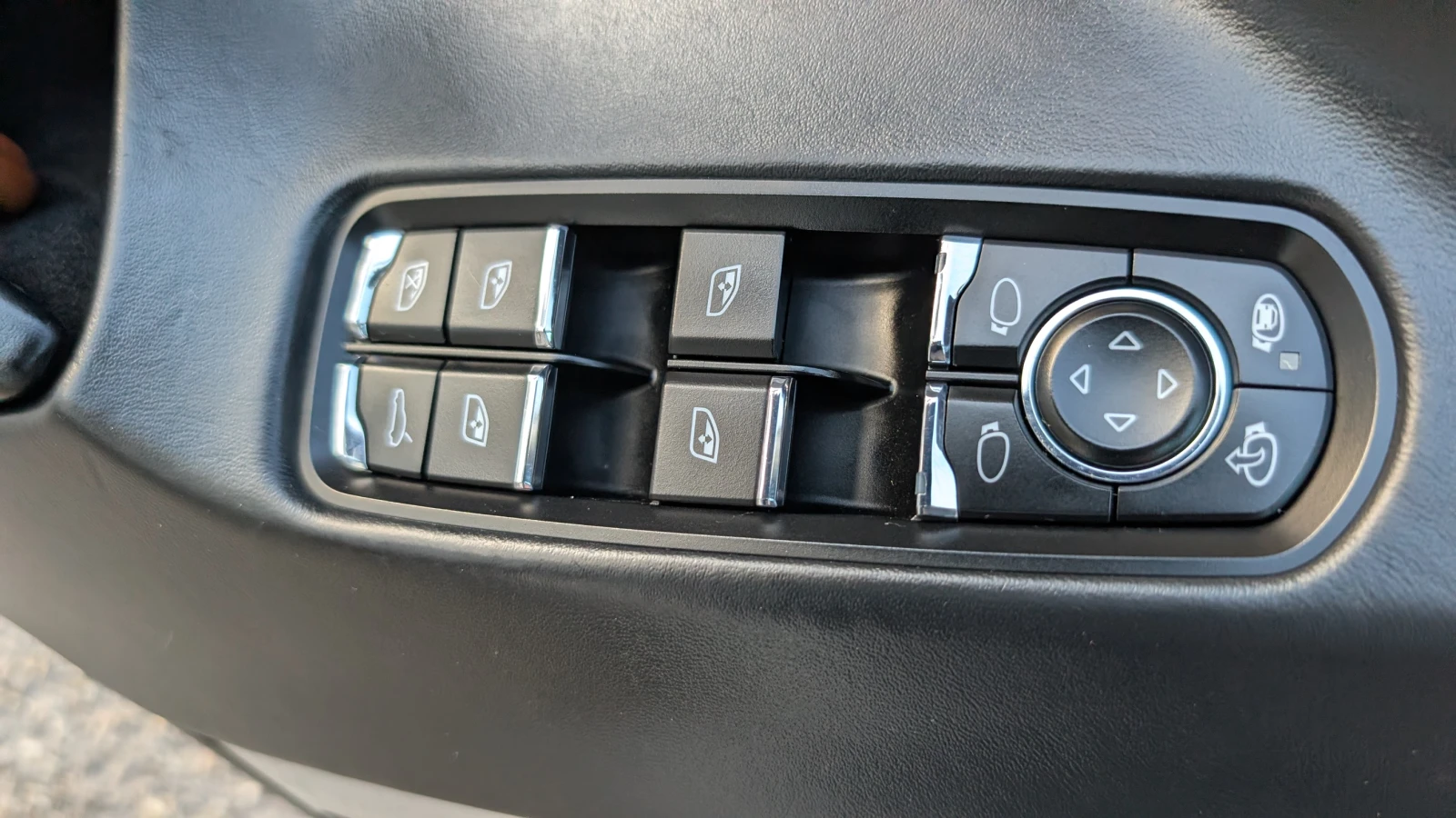 Porsche Panamera GTS * * CARFAX * * АВТО КРЕДИТ * * , снимка 12 - Автомобили и джипове - 53893535