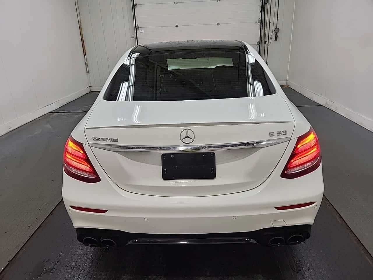Mercedes-Benz E 53 AMG * CARFAX * БЕЗ ЗАБЕЛЕЖКИ * , снимка 5 - Автомобили и джипове - 54171576
