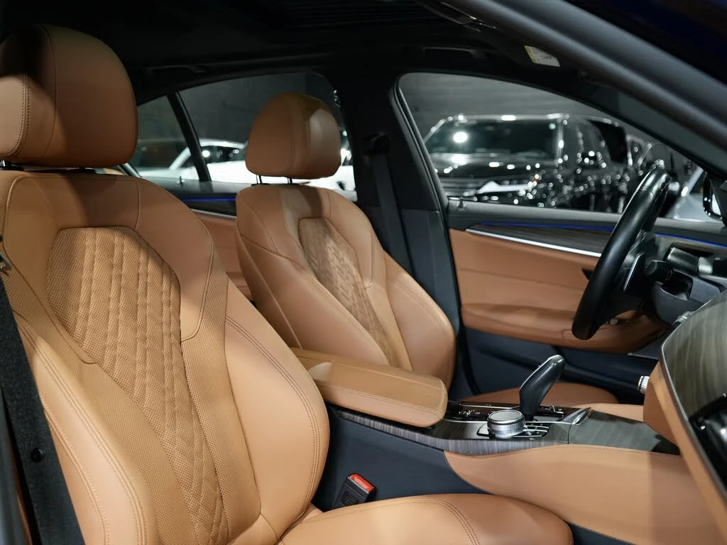 BMW 530 i xDrive AWD, снимка 11 - Автомобили и джипове - 54231985