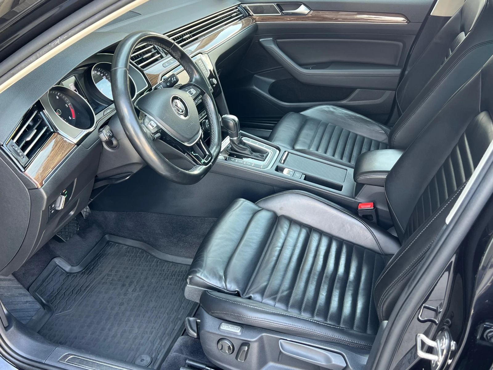 VW Passat 2.0TDI-190ps-4-MOTION-HIGHLINE-FULL SERVICE VW-HOB, снимка 8 - Автомобили и джипове - 54236110