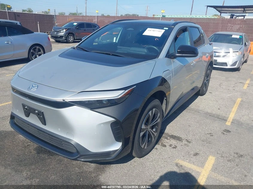 Toyota bZ4X Xle, снимка 2 - Автомобили и джипове - 54379038