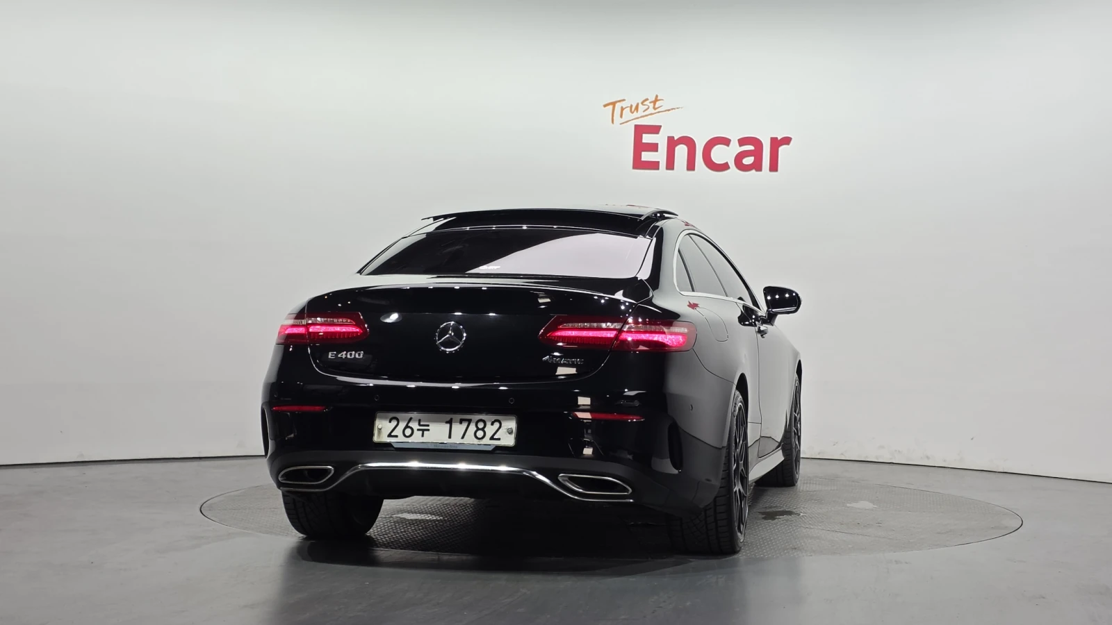 Mercedes-Benz E 400 AMG PK* 360* HEAD-UP* ОБДУХ* ДИСТРОНИК* КРАЙНА ЦЕН, снимка 4 - Автомобили и джипове - 54572913