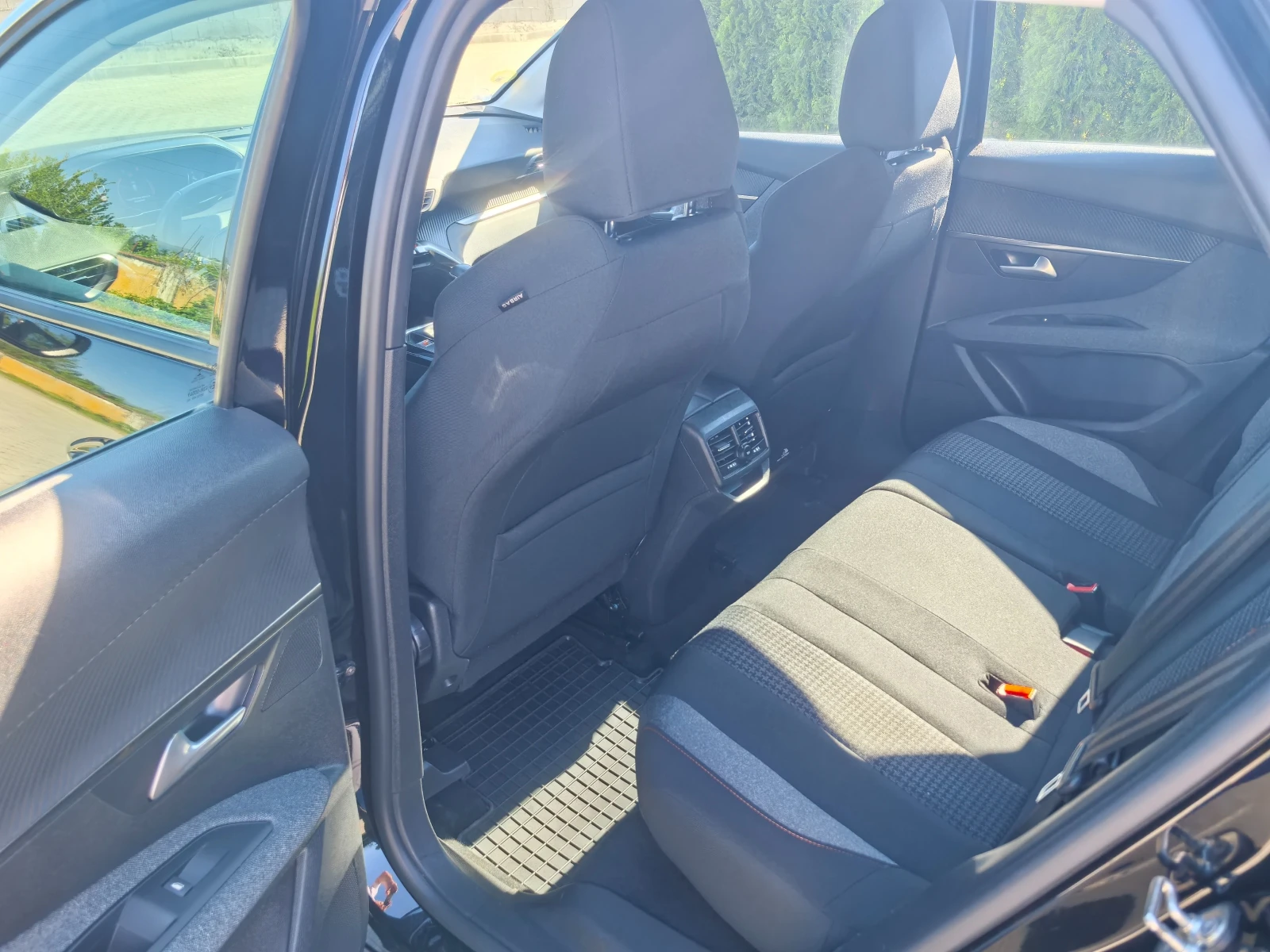 Peugeot 3008 1.5BlueHDI 131kc , снимка 11 - Автомобили и джипове - 54870404