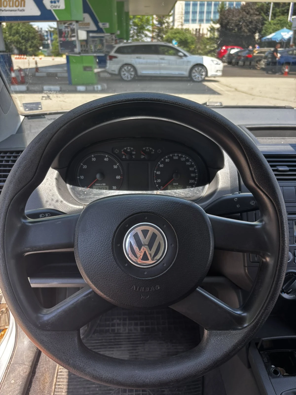 VW Polo 1.4, 16v, снимка 7 - Автомобили и джипове - 55096946
